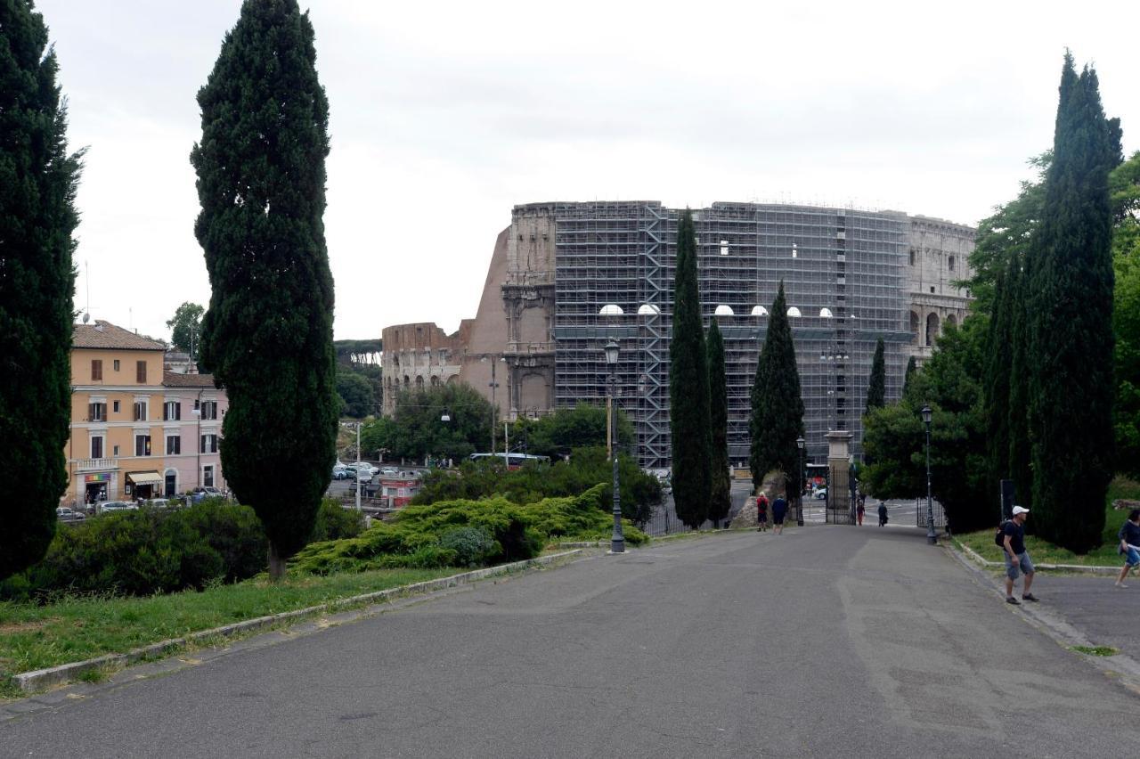 Mecenate Deluxe Colosseum โรม ภายนอก รูปภาพ
