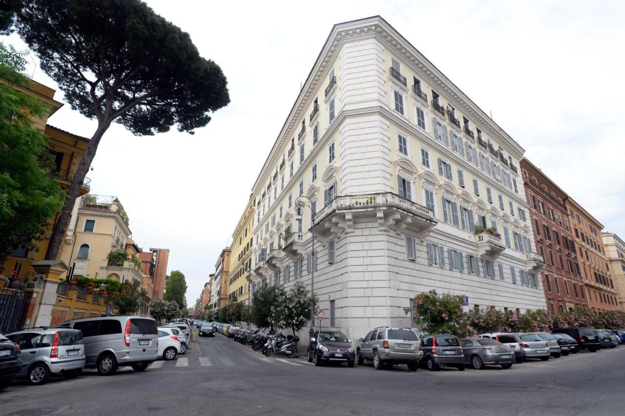 Mecenate Deluxe Colosseum โรม ภายนอก รูปภาพ